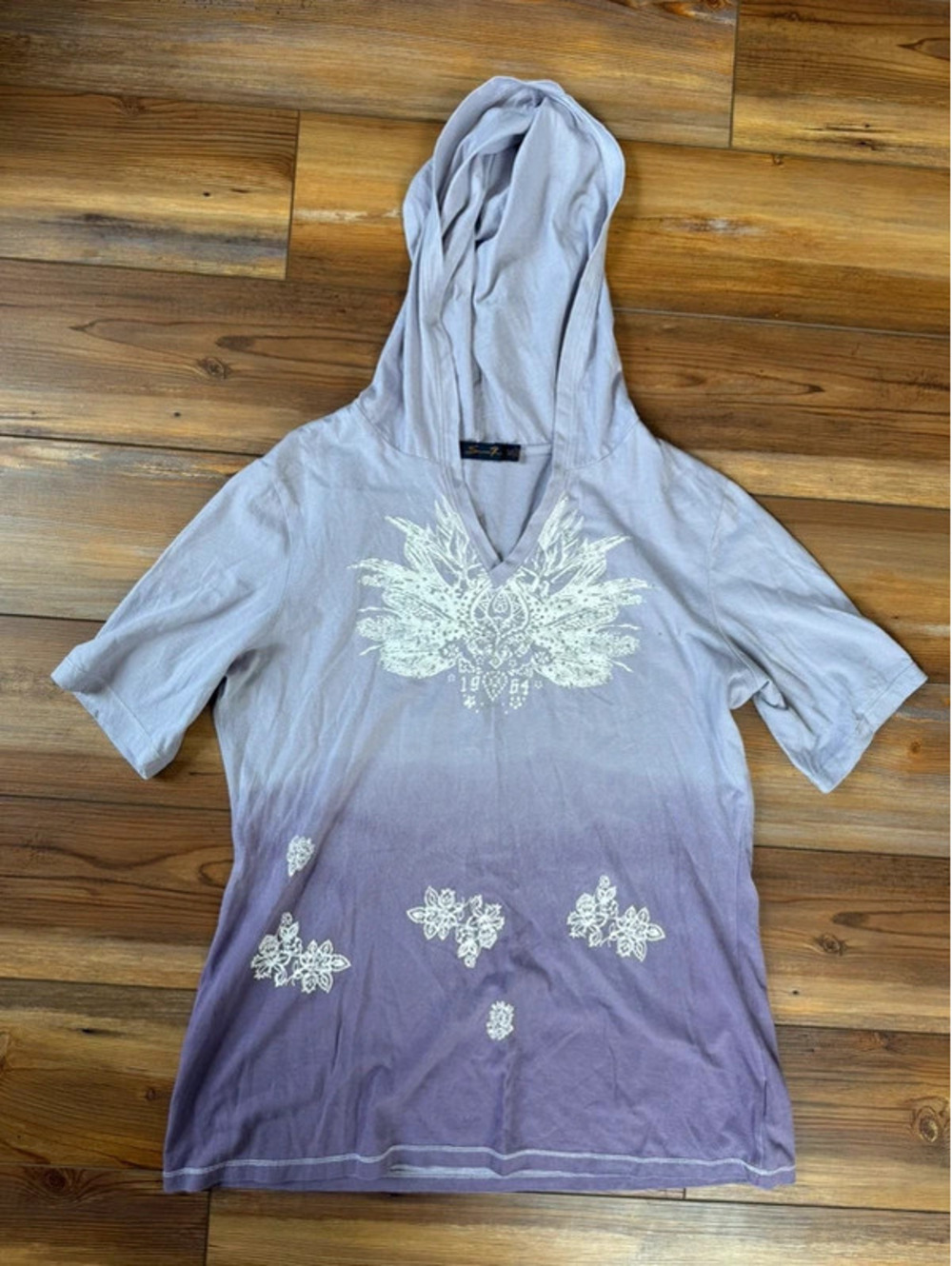 Seven 7 hooded v neck t shirt size medium